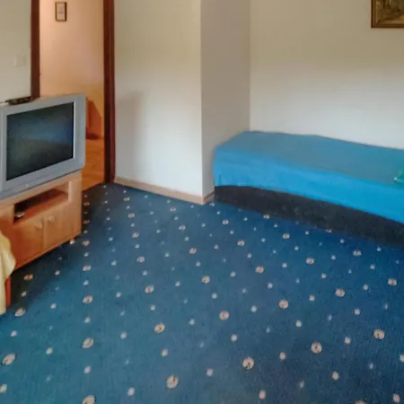 7 Bedroom Stunning In