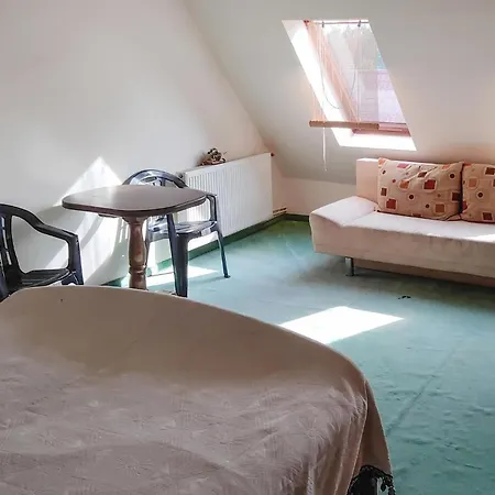 7 Bedroom Stunning In *
