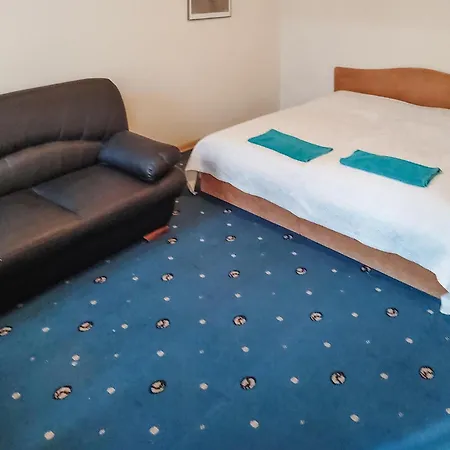 7 Bedroom Stunning In Nowe Warpno
