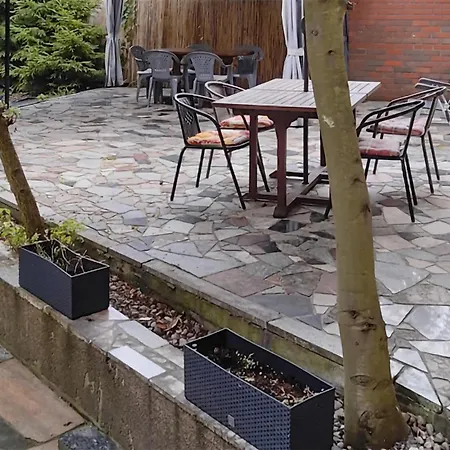 7 Bedroom Stunning In Сasa de vacaciones Nowe Warpno